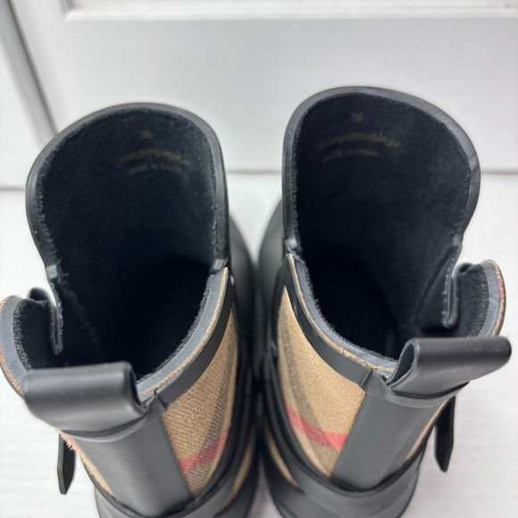 New BURBERRY Riddlestone Wrap Rain Booties Size 5 - Picture 4 of 8